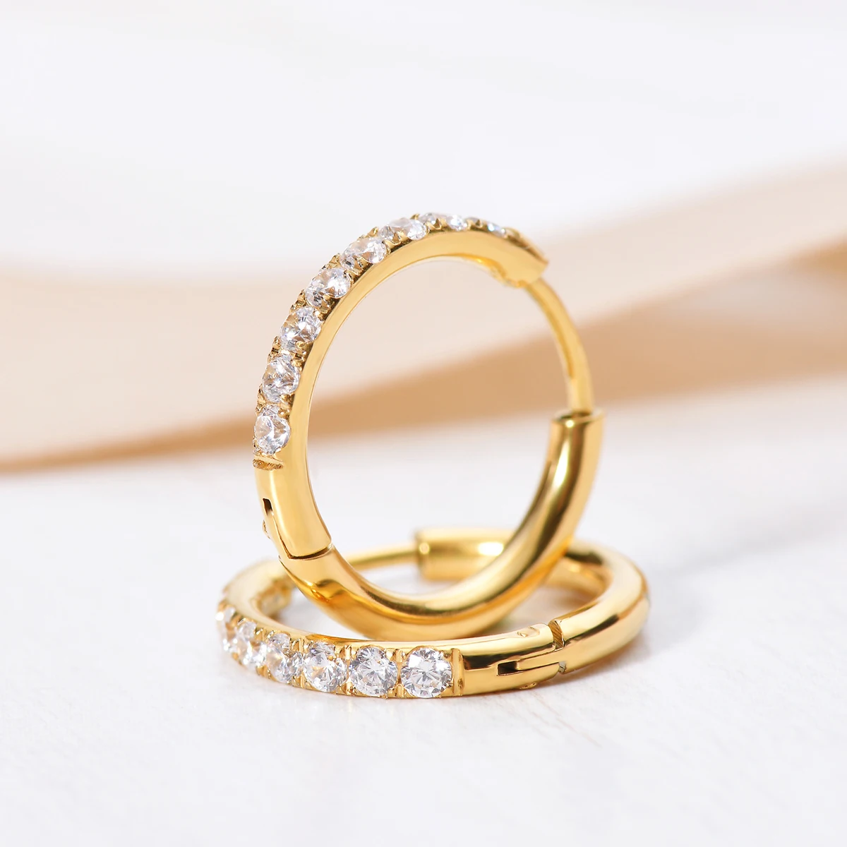 2Pcs Stainless Steel Cz Hoop E - đánh giá và giá Conch Earring Hoop