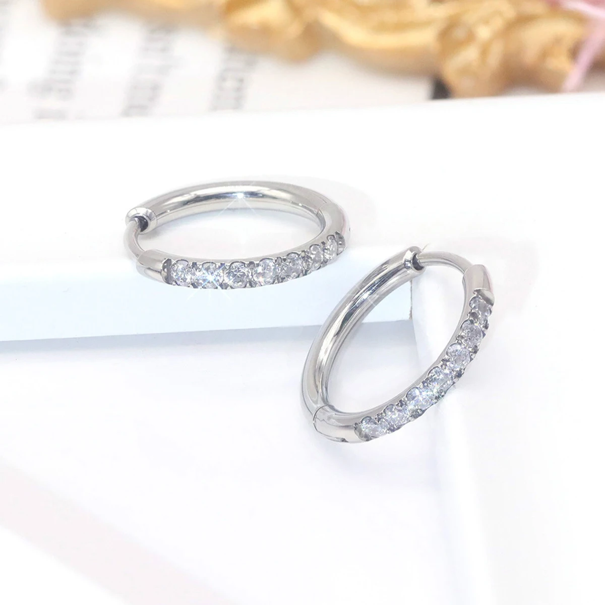 2Pcs Stainless Steel Cz Hoop E - đánh giá và giá Conch Earring Hoop