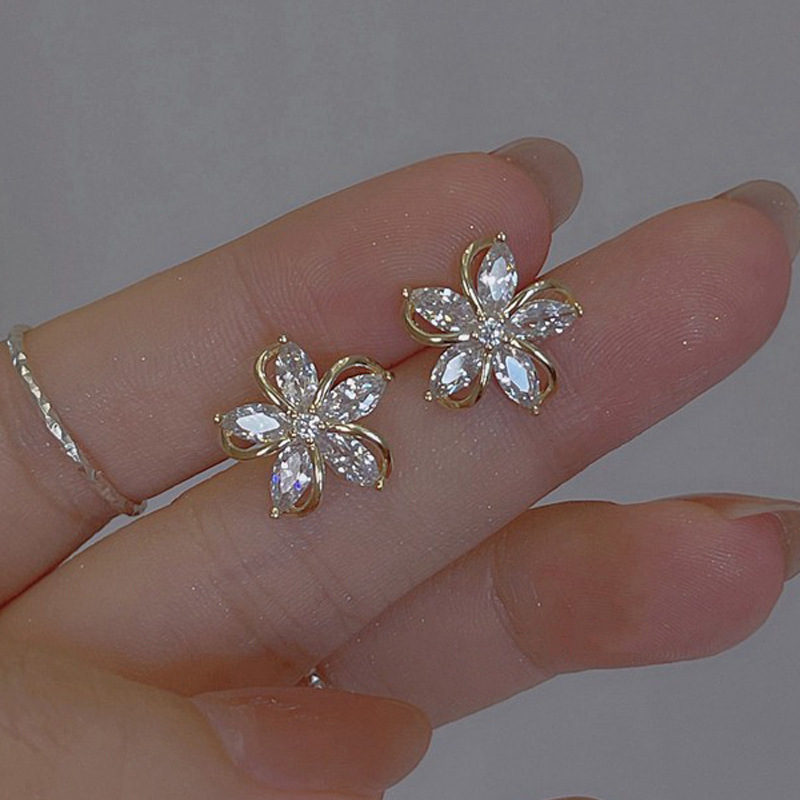 Dainty Flower Stud Earrings fo - đánh giá và giá Conch Earring Hoop